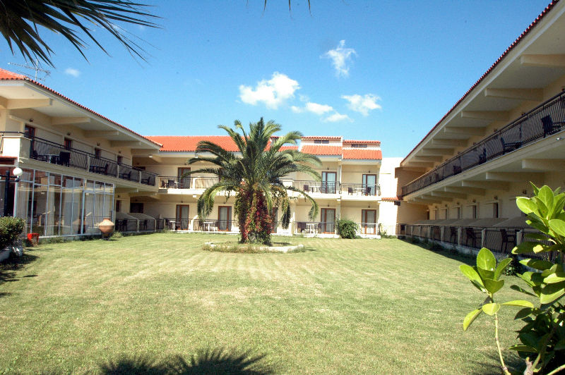 Aristotelis Hotel Fourka Eksteriør billede