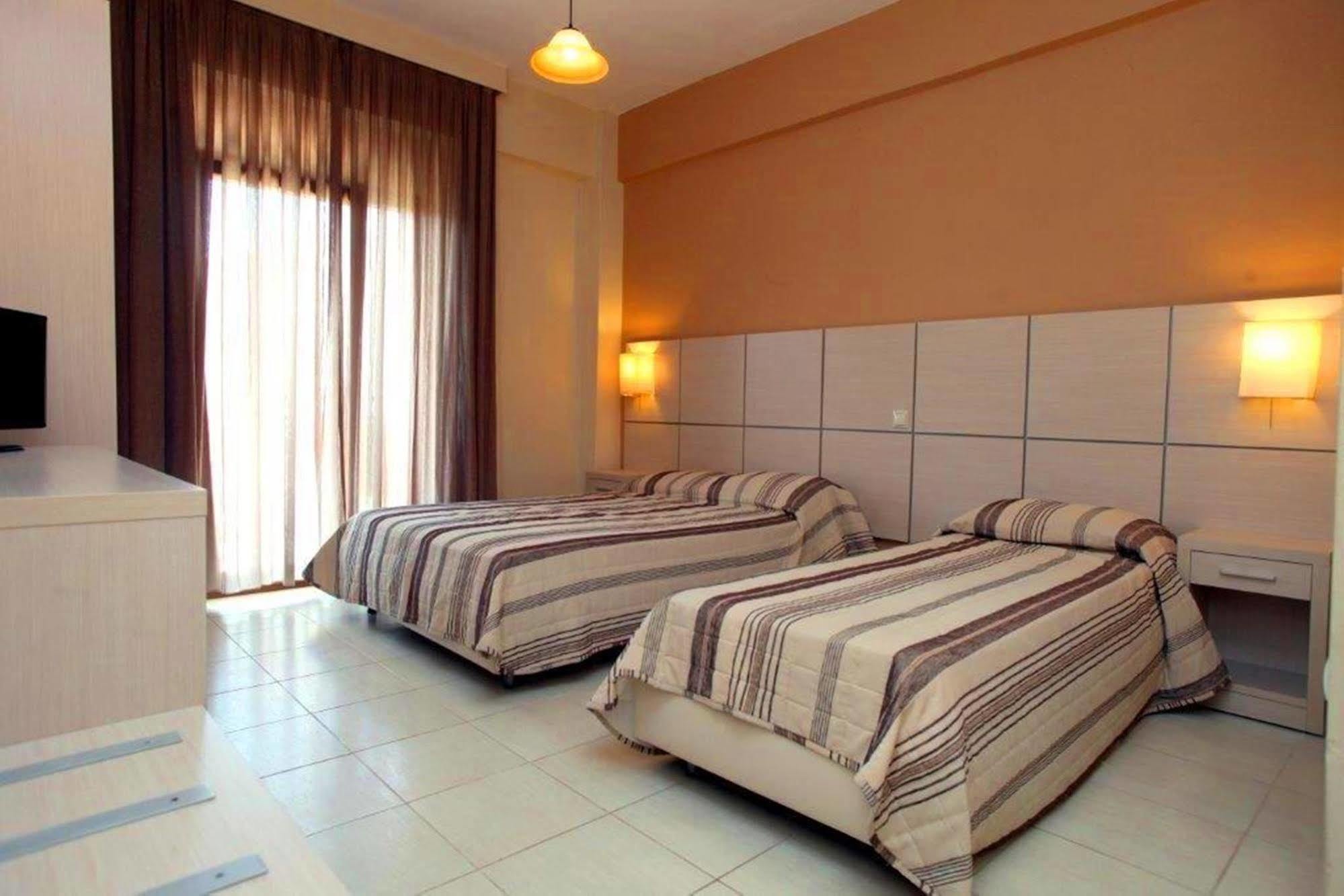 Aristotelis Hotel Fourka Eksteriør billede